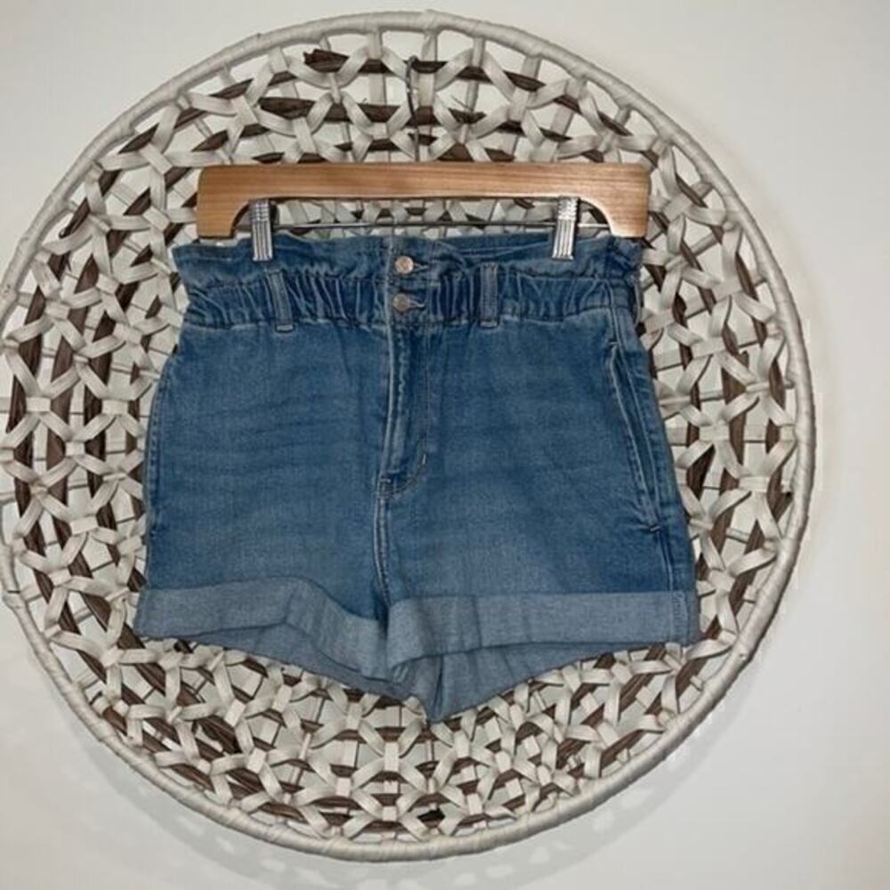 Hollister ultra high-rise mom short size 7